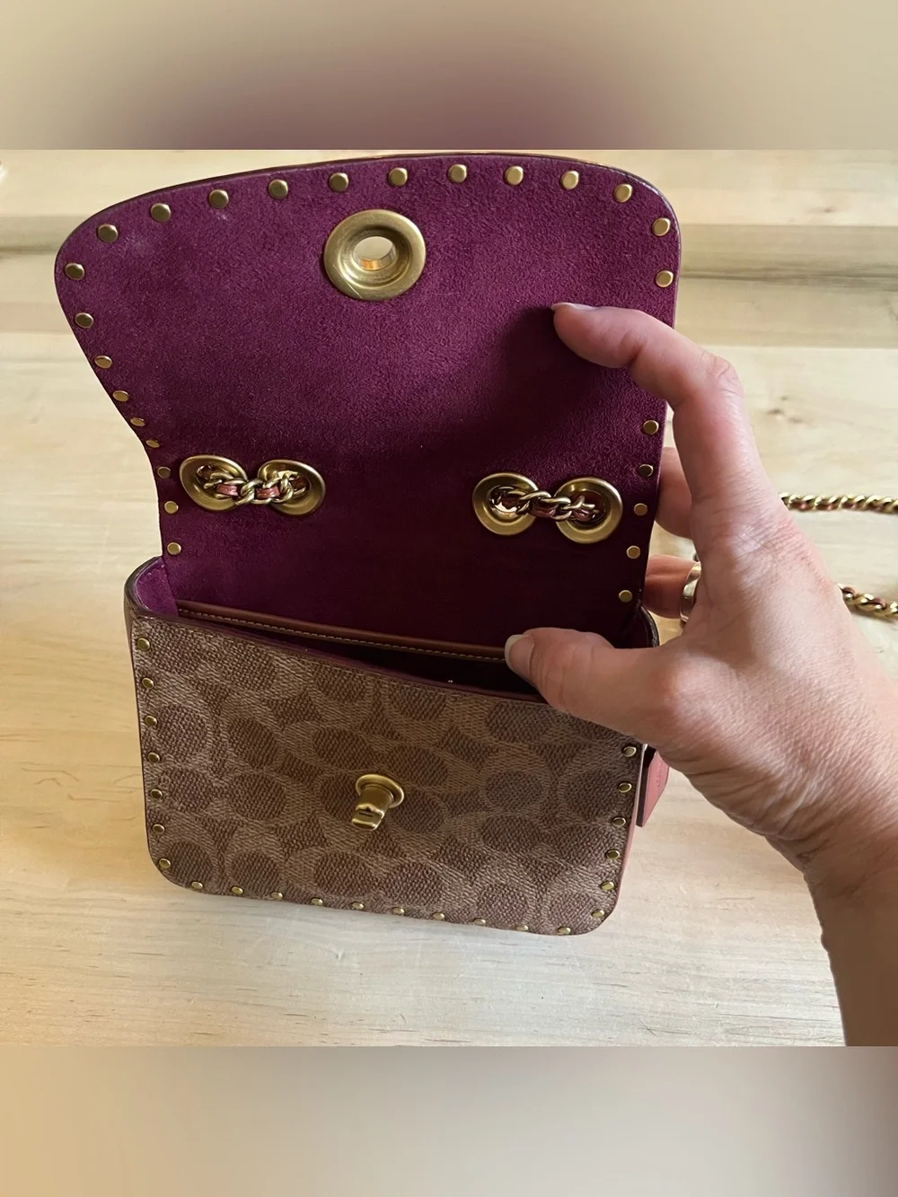 Coach madison 16 signature with rivets shoulder bag convertible bag EUC
